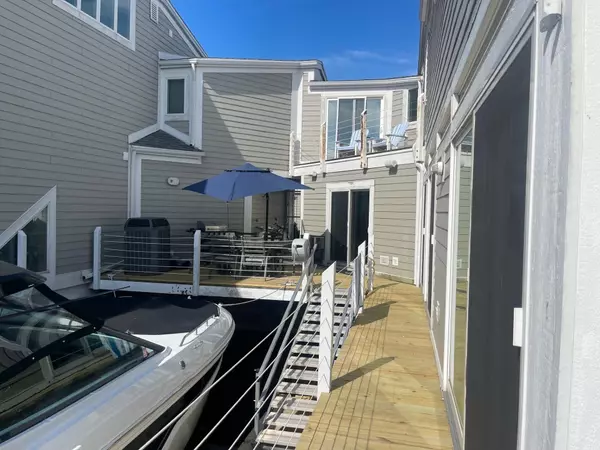 New Buffalo, MI 49117,18 Harbor Isle Drive
