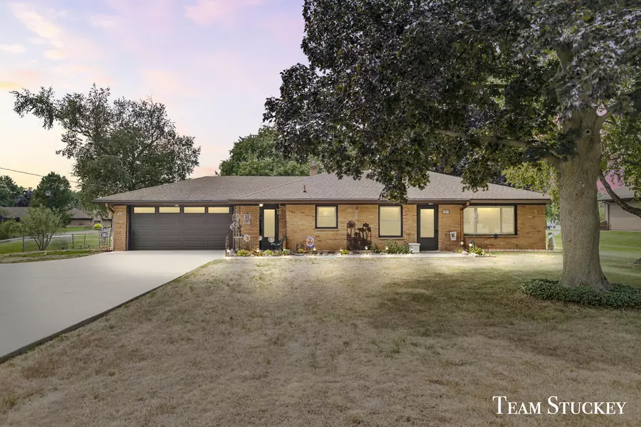 3955 Ivanrest SW Avenue, Grandville, MI 49418