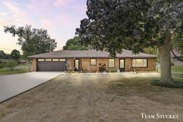 3955 Ivanrest SW Avenue, Grandville, MI 49418