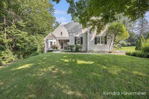 38 S Bridgestone NE Court, Grand Rapids, MI 49546