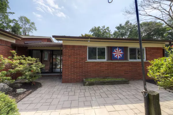 Livonia, MI 48154,16226 Southampton Court