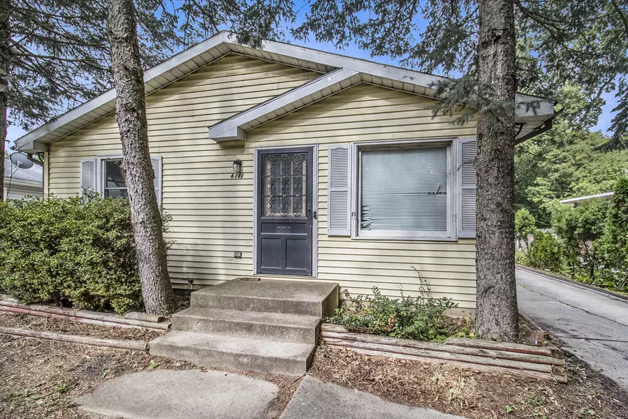 4111 Woodstock SE Avenue, Grand Rapids, MI 49548