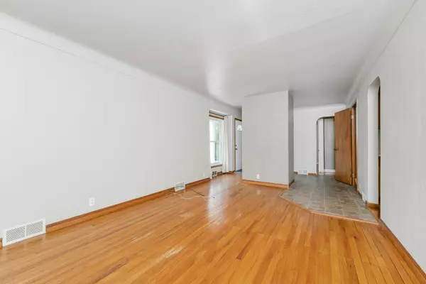 Portage, MI 49002,213 E Van Hoesen Boulevard