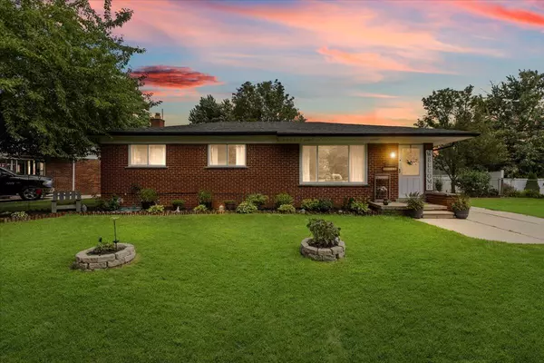 29266 Moulin Avenue, Warren, MI 48088