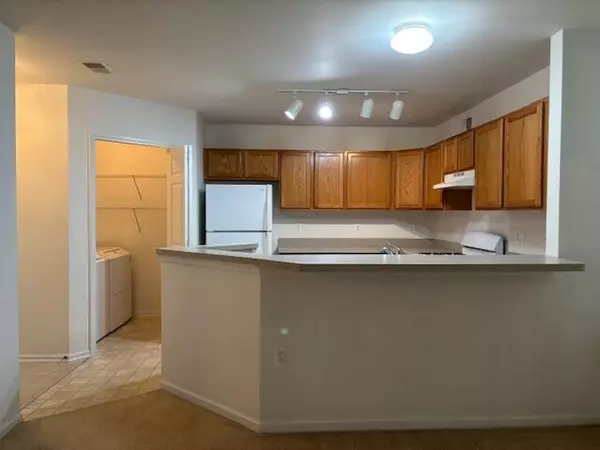 Ann Arbor, MI 48105,2776 S Knightsbridge Circle