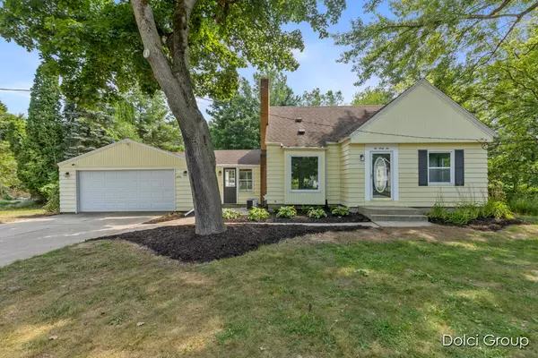 266 7 Mile NW Road, Comstock Park, MI 49321