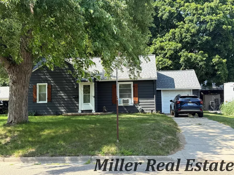 633 E Clinton Street, Hastings, MI 49058