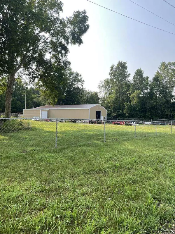 Paw Paw, MI 49079,1022 E Michigan Avenue