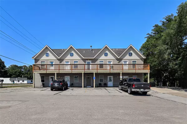 Manistee, MI 49660,215 & 217 Arthur St