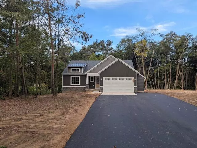 7215 Chandler NE Drive, Belmont, MI 49306