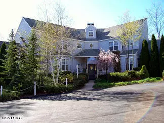 6767 Pleasantview Road, Harbor Springs, MI 49740