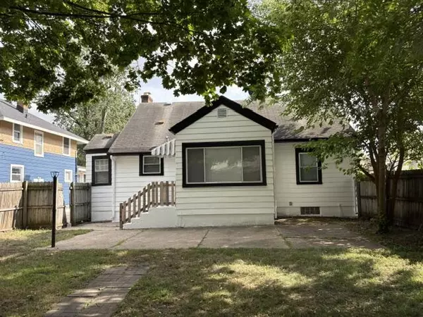 825 Roger NW Street, Grand Rapids, MI 49544