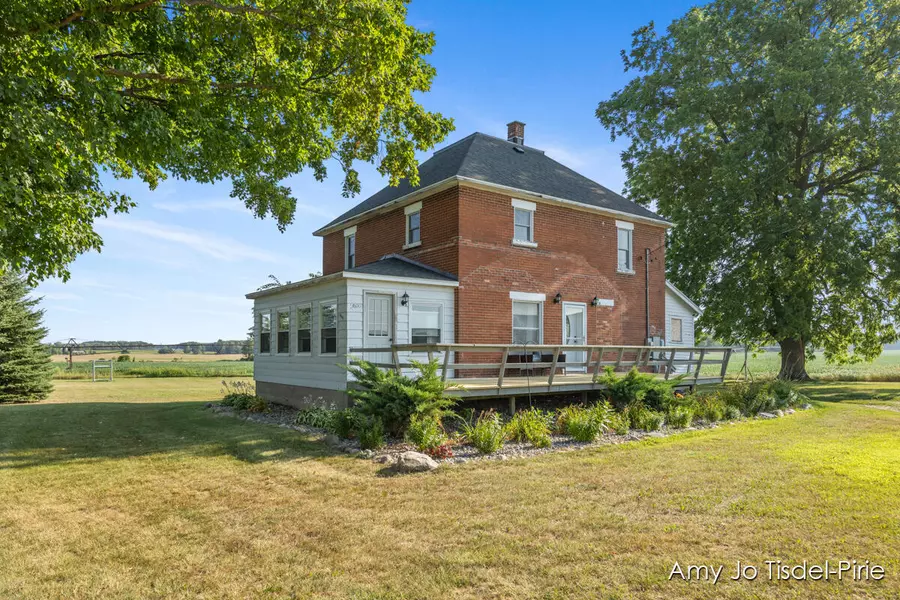 5060 N Neff Road, Edmore, MI 48829