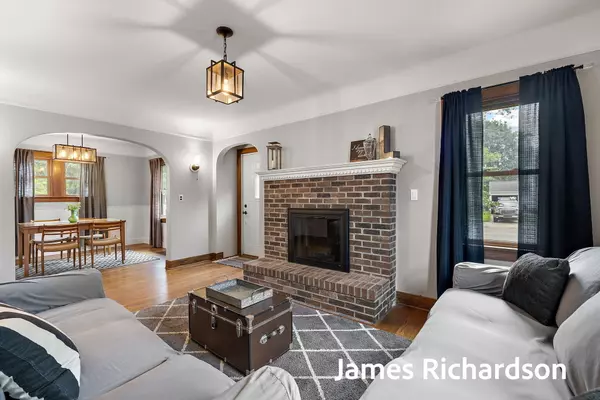 Grand Haven, MI 49417,1037 Waverly Avenue