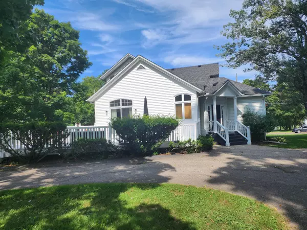Saline, MI 48176,315 N Ann Arbor Street