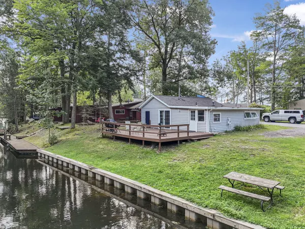 256 W Lake Drive Drive, Cadillac, MI 49601