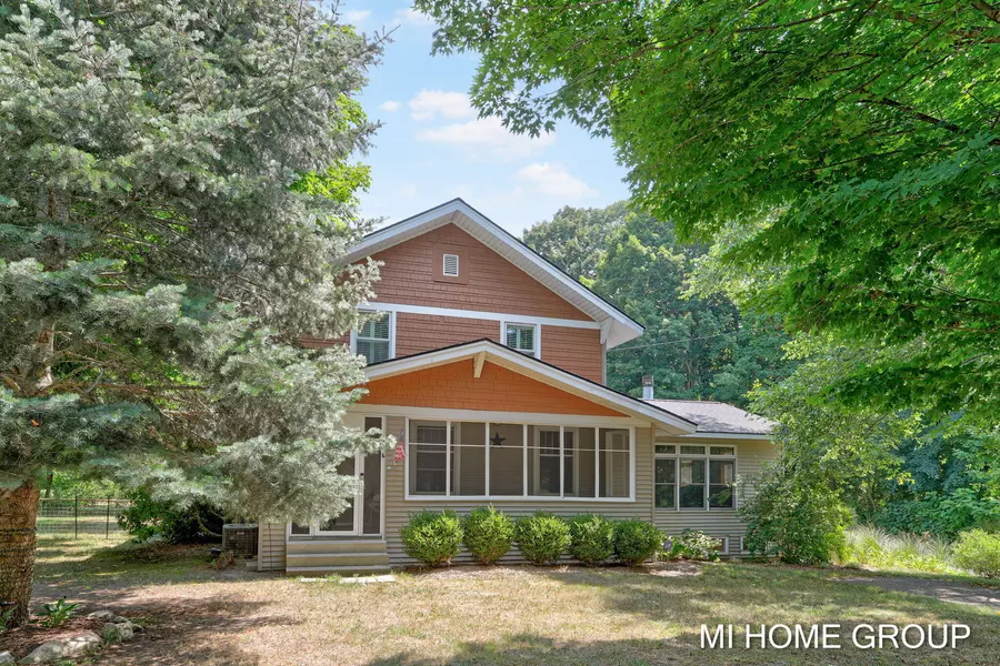663 Lugers Road, Holland, MI 49423