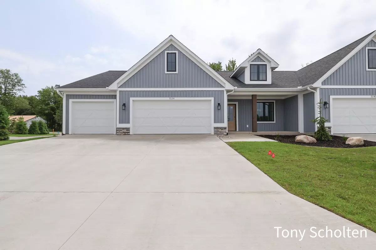 Hudsonville, MI 49426,5134 Blendon Meadow Circle #42