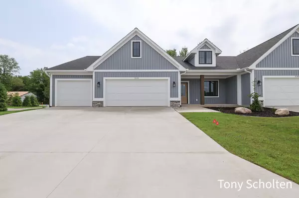 Hudsonville, MI 49426,5134 Blendon Meadow Circle #42