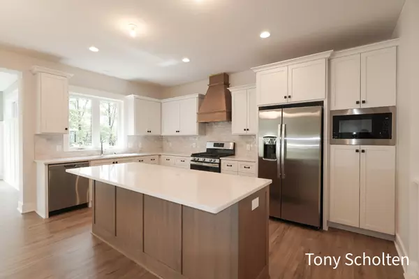 Hudsonville, MI 49426,5134 Blendon Meadow Circle #42