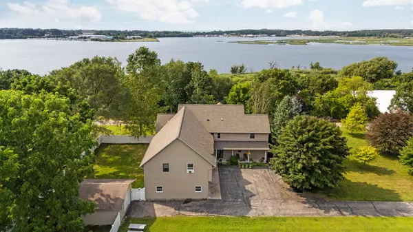 Eastlake, MI 49626,211 Bluff Avenue