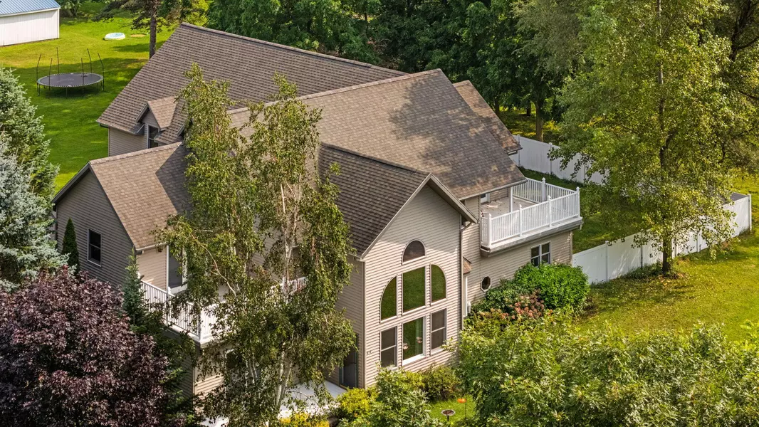 211 Bluff Avenue, Eastlake, MI 49626