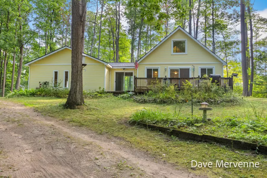212 Glenhurst Drive, Roscommon, MI 48653