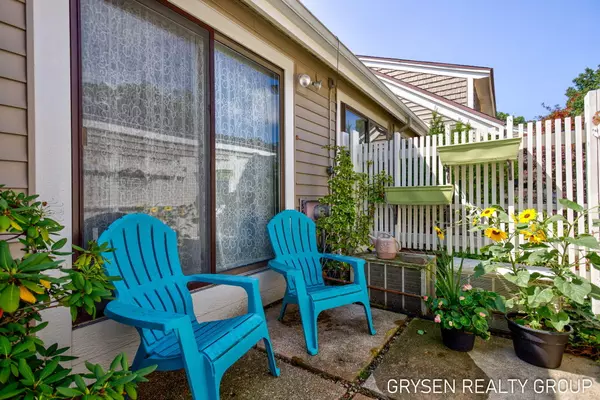 Spring Lake, MI 49456,566 Wind Drift Lane #23