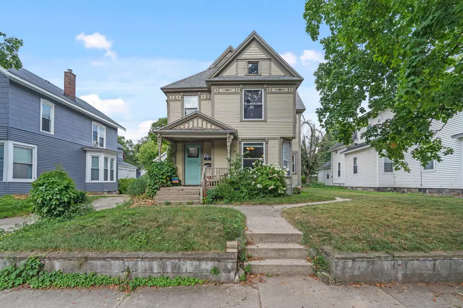 718 Fairview NE Avenue, Grand Rapids, MI 49503