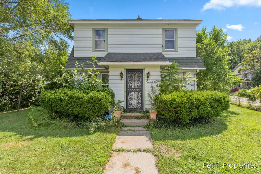 702 Charlotte Avenue, Kalamazoo, MI 49048