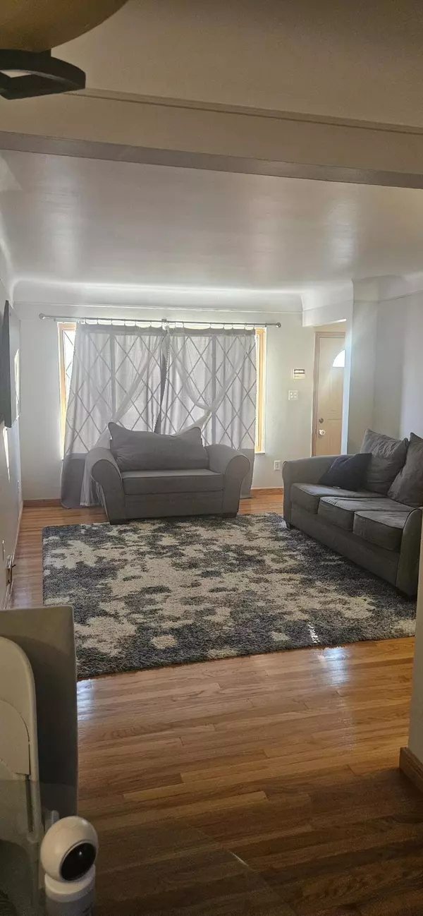 Oak Park, MI 48237,21630 Westhampton Street