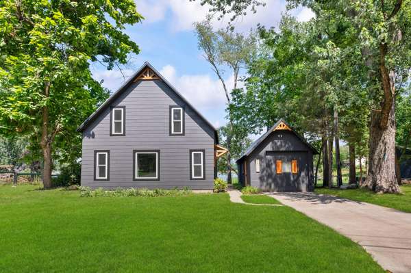 24948 Lake Shore Drive, Dowagiac, MI 49047