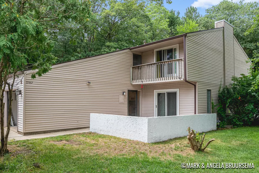 17462 Dunewood Court #B, Spring Lake, MI 49456