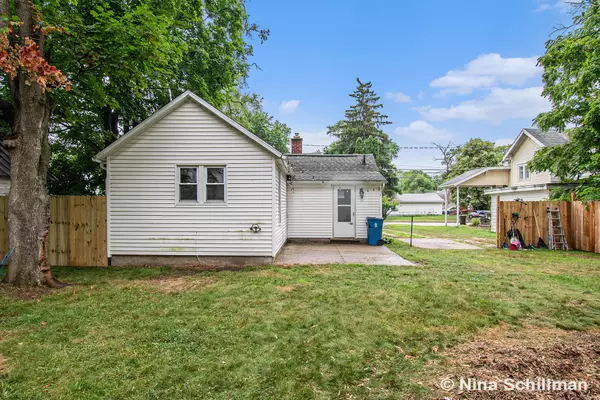 Fremont, MI 49412,17 E Oak Street