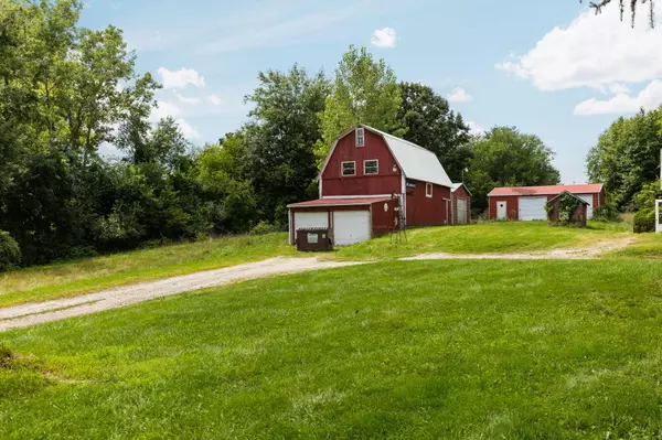 Saline, MI 48176,9008 Macon Road