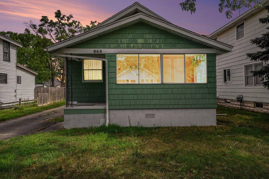 868 E Dale Avenue, Muskegon, MI 49442