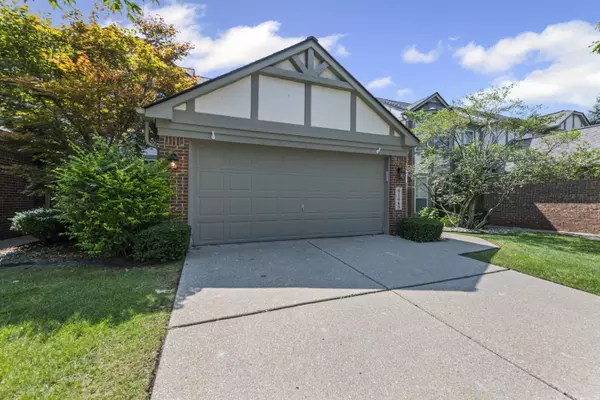 Canton, MI 48188,41445 Bobcat Court #108
