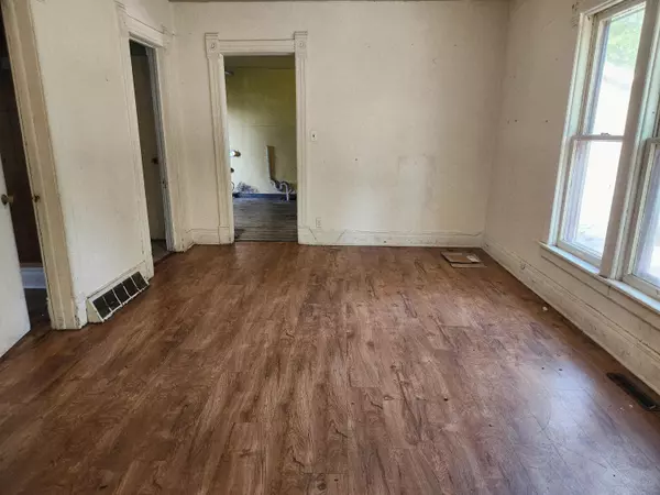 Muskegon, MI 49444,2615 Wood Street