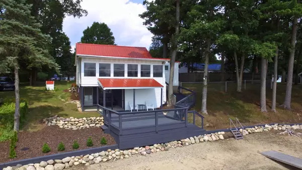 551 N Rock Lake Drive, Vestaburg, MI 48891