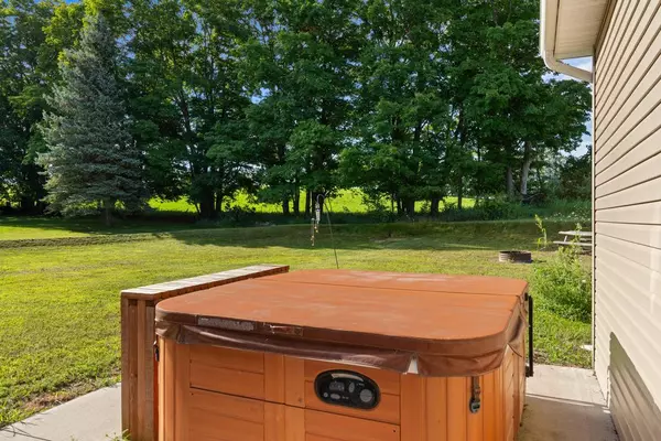 Charlevoix, MI 49720,18180 Hilltop Drive