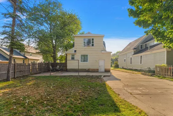 Holland, MI 49423,544 College Avenue
