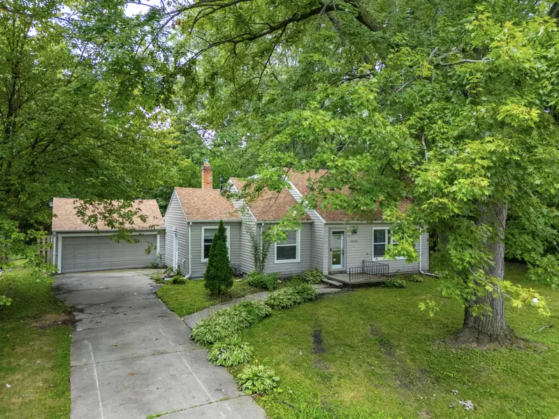 20488 Woodcrest st Street, Harper Woods, MI 48225