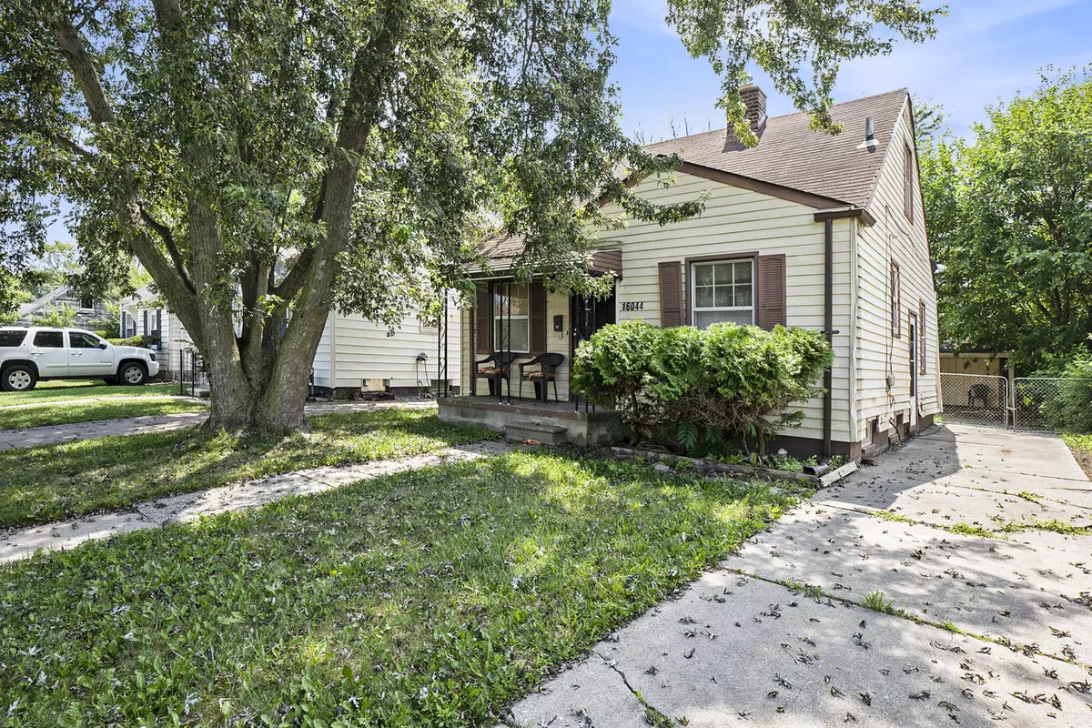 Detroit, MI 48205,16044 Fairmount Drive