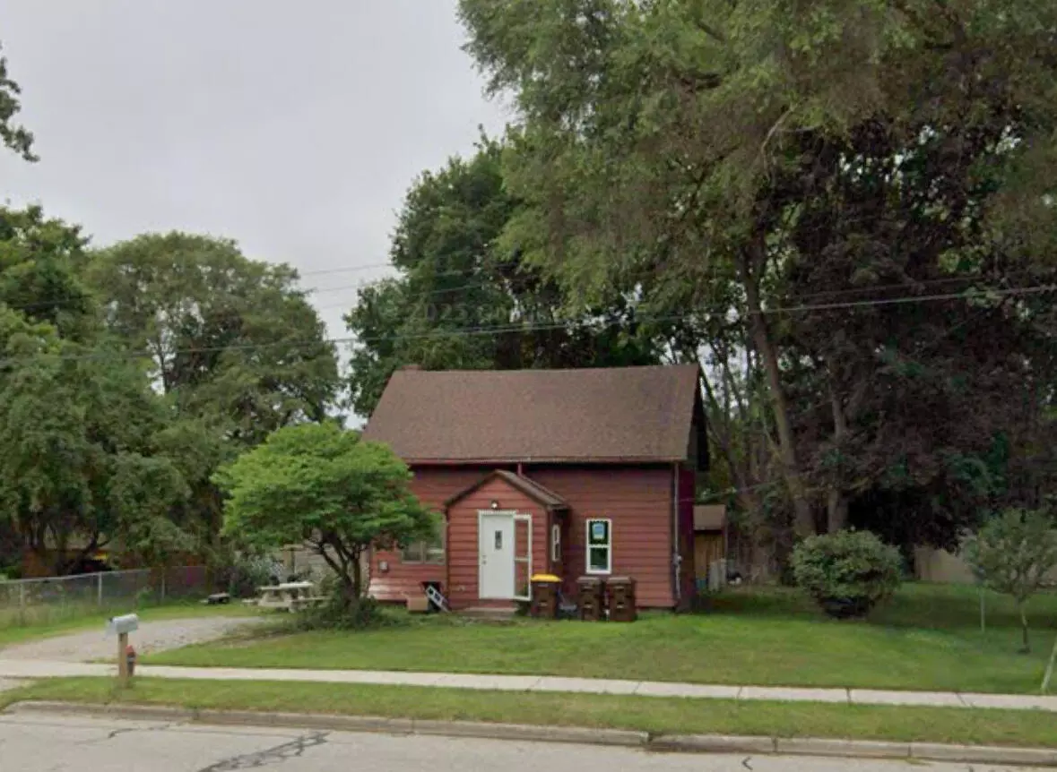 Mount Pleasant, MI 48858,721 N Henry Street