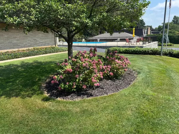 St. Joseph, MI 49085,2727 S Lakeshore Drive #7