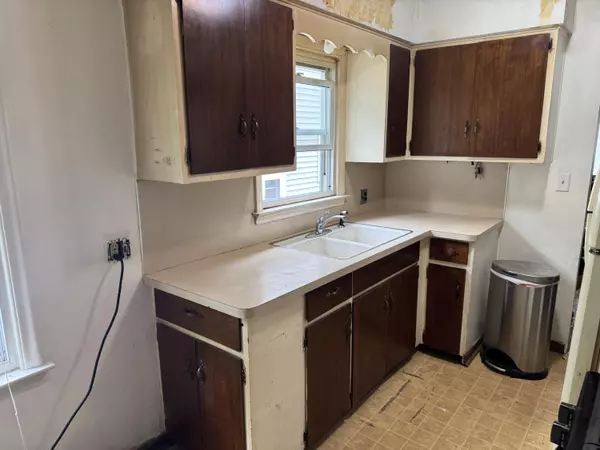 Grand Rapids, MI 49506,1533 Sylvan Ave SE SE Avenue