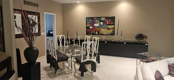 West Bloomfield, MI 48323,4826 Cliffside Drive #18