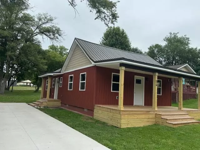 54 N ELM Street, Hesperia, MI 49421