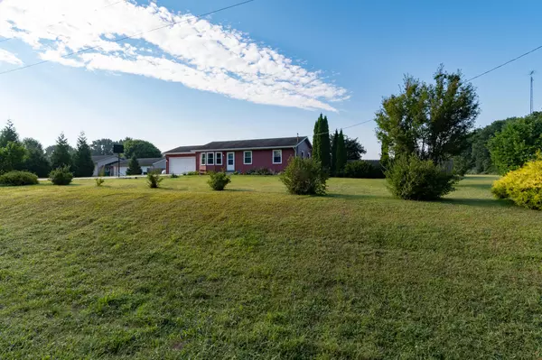 Three Rivers, MI 49093,17043 Cotherman lake Road