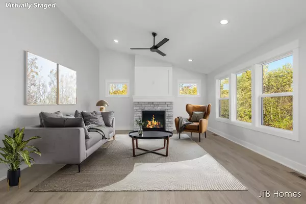 Caledonia, MI 49316,5883 Valley Point Drive